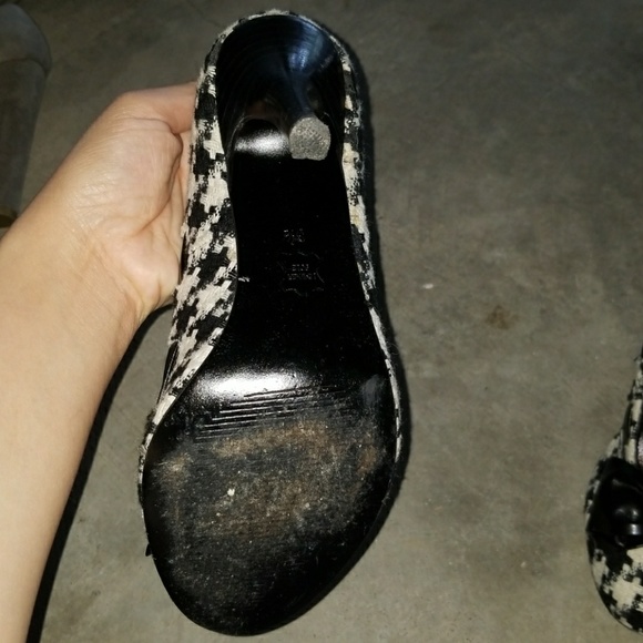 Shoes - Picture 3 of 7